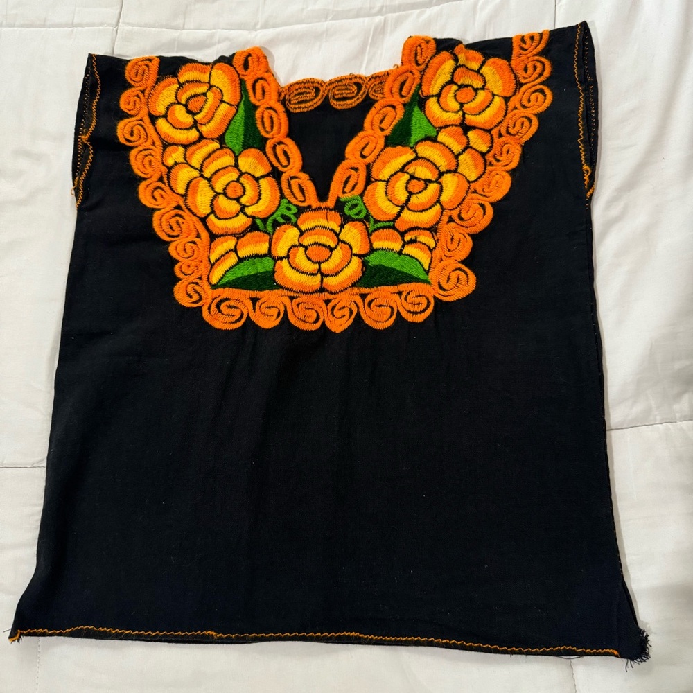 NWOT. Artesanal girls blouse
